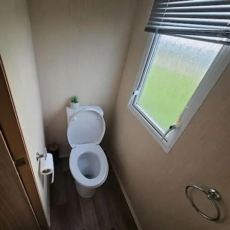 3 Bedroom Caravan Close To Beach And Fantasy Island Ingoldmells Exterior photo