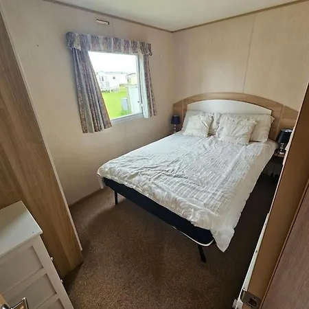 3 Bedroom Caravan Close To Beach And Fantasy Island Ingoldmells Exterior photo