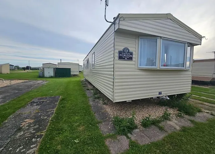 3 Bedroom Caravan Close To Beach And Fantasy Island